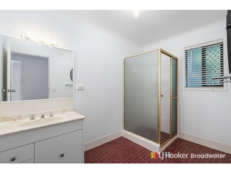 2/51 Government Road, Labrador QLD 4215