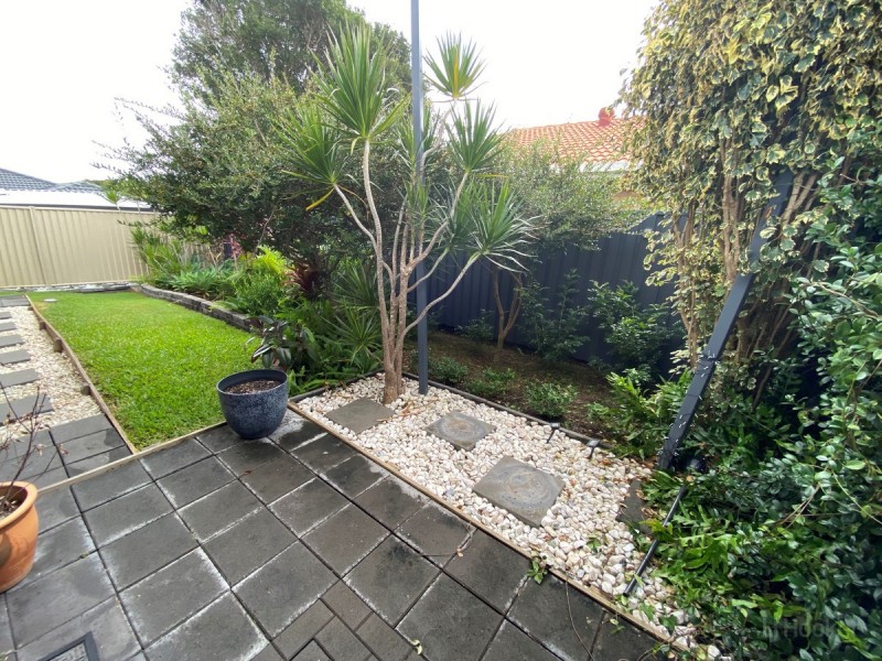 2/51 Government Road, Labrador QLD 4215