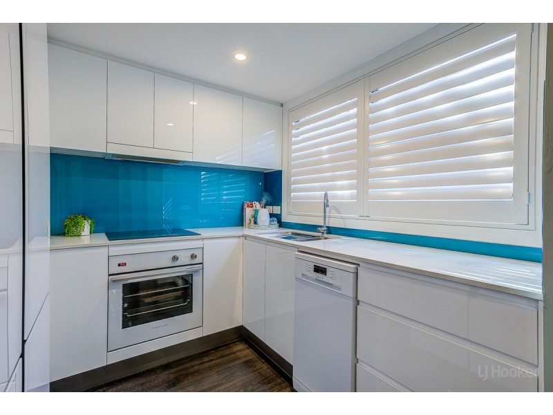 5/23 Bath Street, Labrador QLD 4215