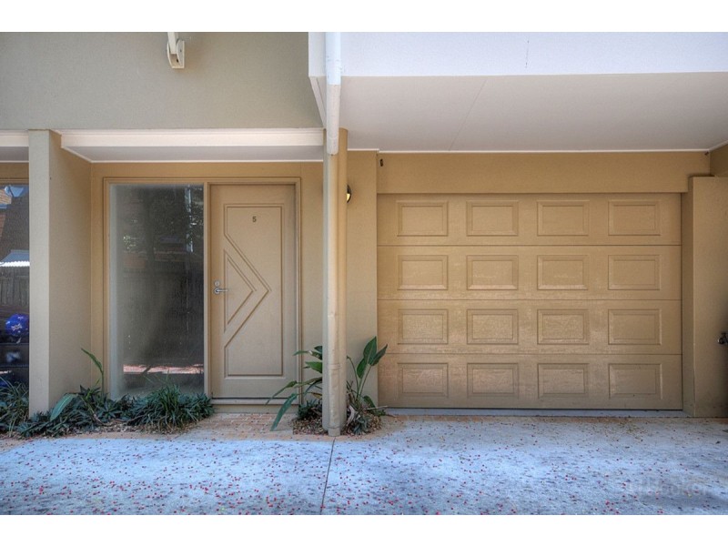 5/23 Bath Street, Labrador QLD 4215