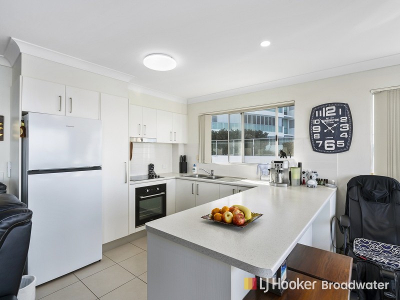 10/294 Marine Parade, Labrador QLD 4215