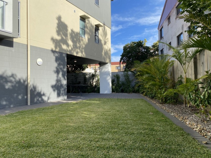 7/58 Frank Street, Labrador QLD 4215
