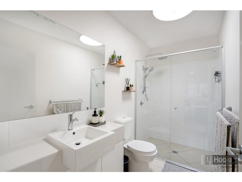 3/8 Bright Avenue, Labrador QLD 4215