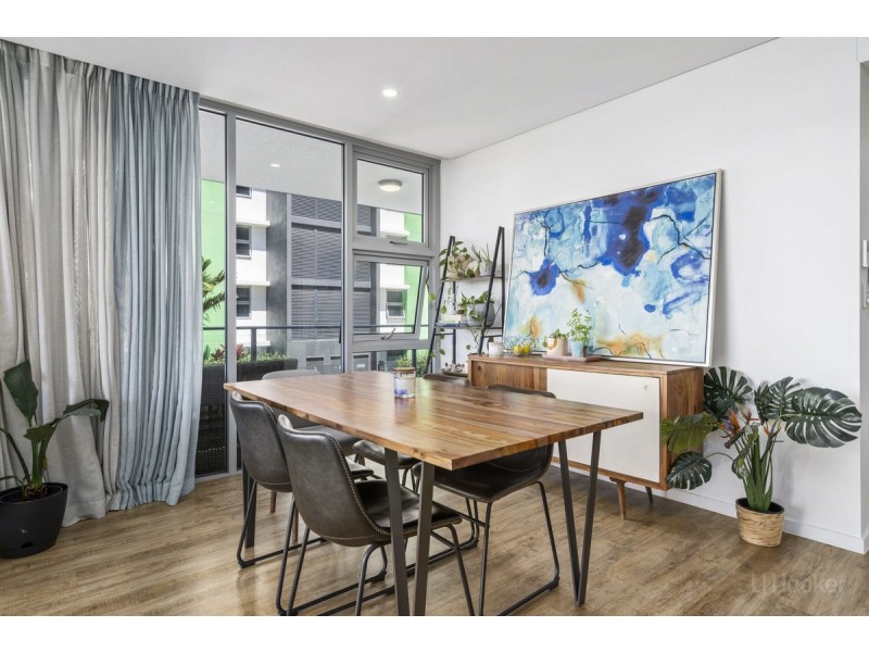 222/33 Lakefront Crescent, Varsity Lakes QLD 4227