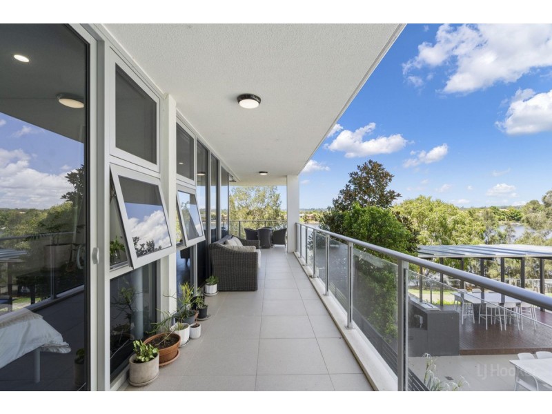 222/33 Lakefront Crescent, Varsity Lakes QLD 4227
