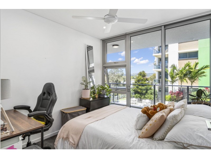 222/33 Lakefront Crescent, Varsity Lakes QLD 4227