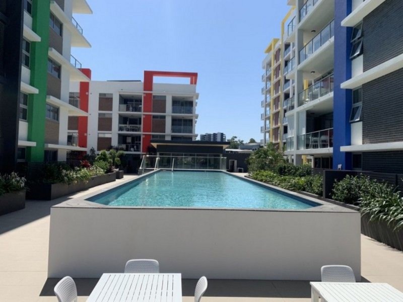 222/33 Lakefront Crescent, Varsity Lakes QLD 4227