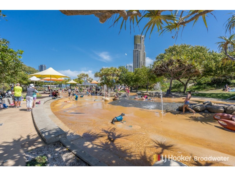 1 &2/32 Little Norman Street, Southport QLD 4215