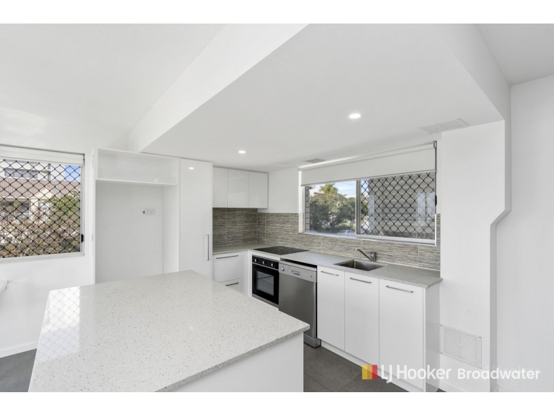8/294 Marine Parade, Labrador QLD 4215