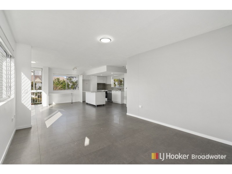 8/294 Marine Parade, Labrador QLD 4215