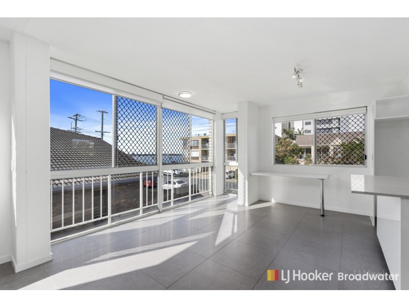8/294 Marine Parade, Labrador QLD 4215