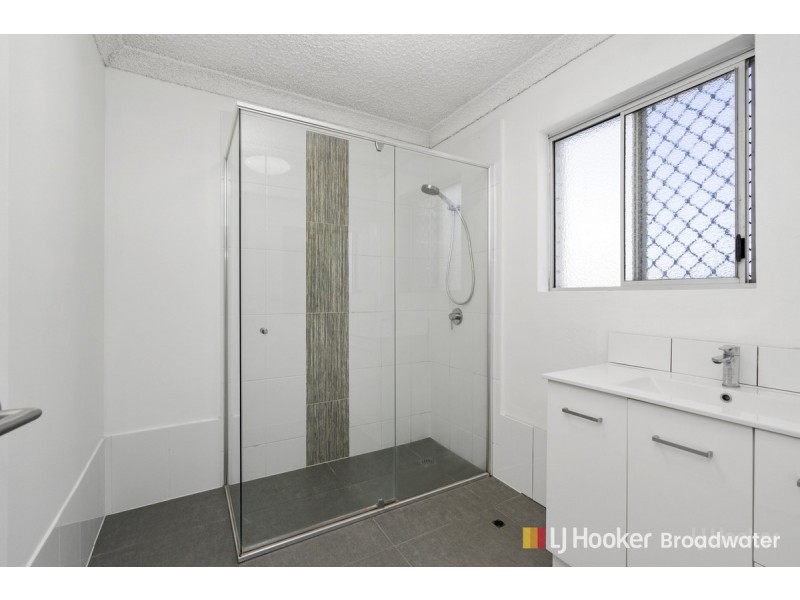 8/294 Marine Parade, Labrador QLD 4215