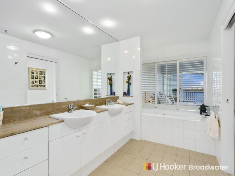 127/326-342 Marine Parade, Labrador QLD 4215