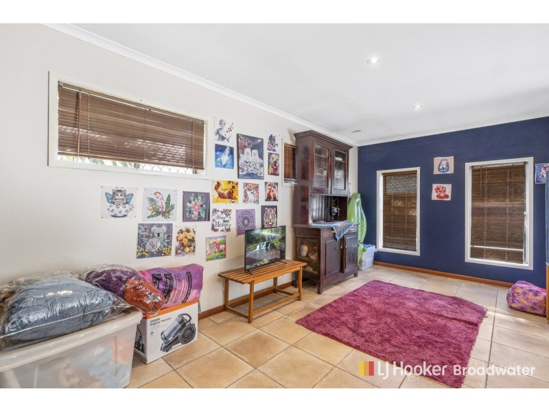 10 Rathbone Place, Labrador QLD 4215