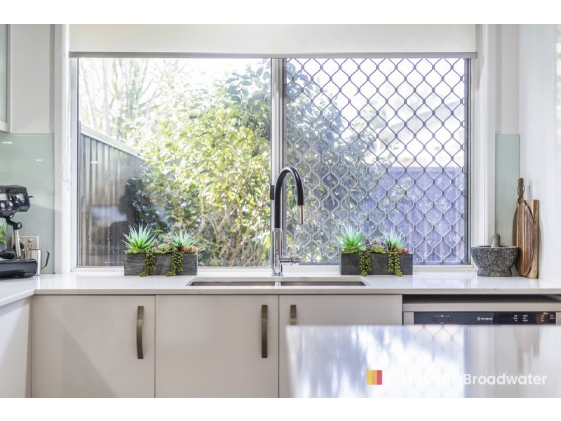 10/26 Government Road, Labrador QLD 4215