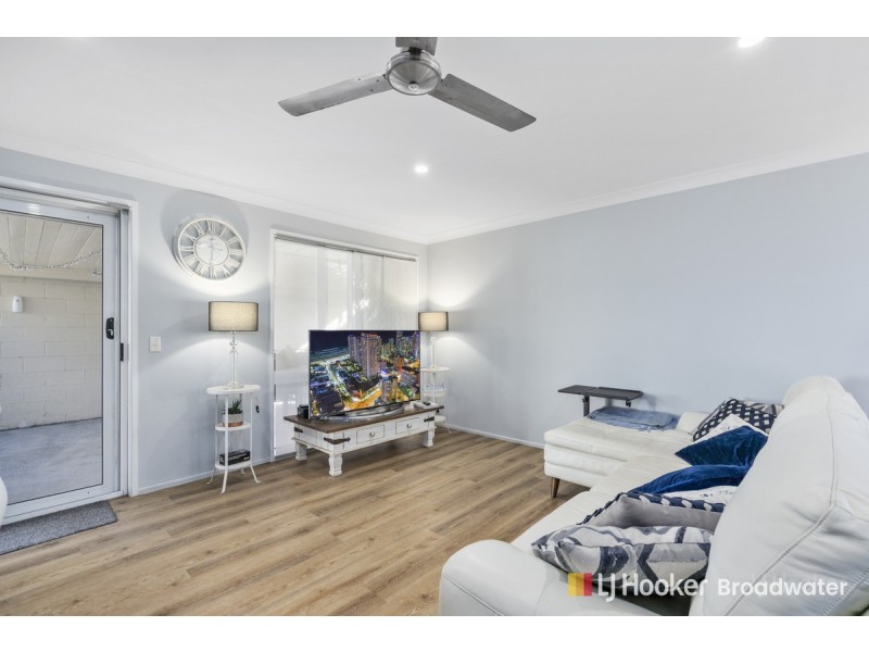 10/26 Government Road, Labrador QLD 4215