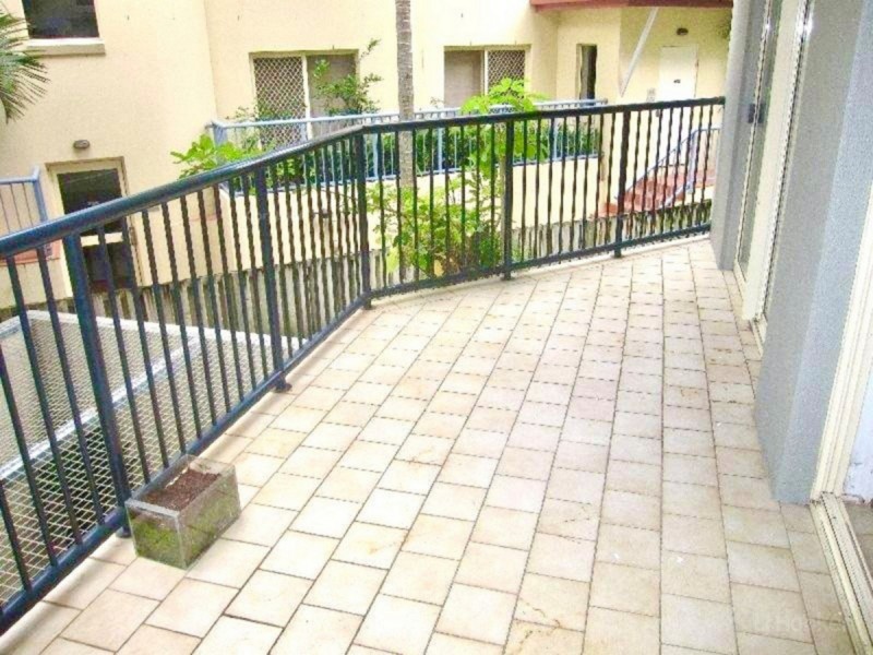 2/418 Marine Parade, Biggera Waters QLD 4216