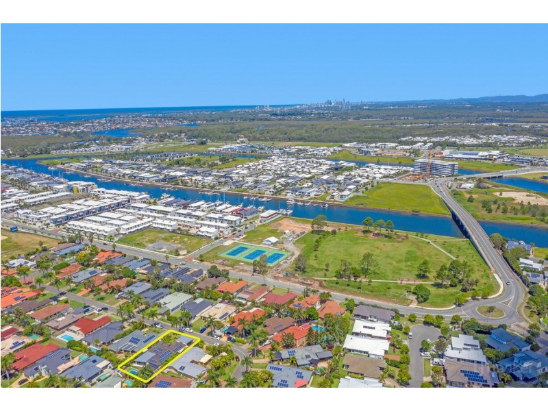 17 Shinnecock Close, Hope Island QLD 4212