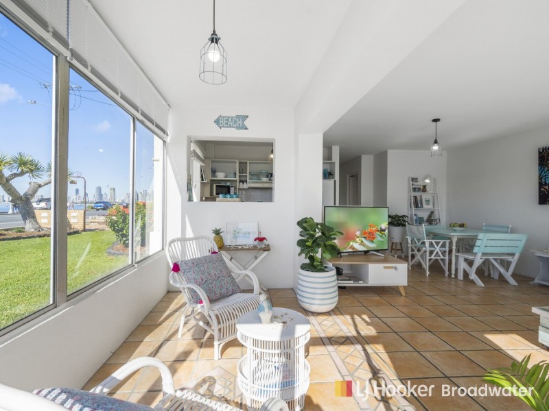 1/290 Marine Parade, Labrador QLD 4215