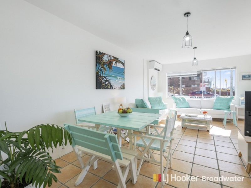 1/290 Marine Parade, Labrador QLD 4215