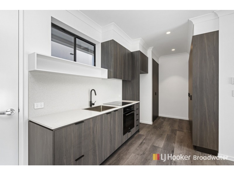 7/10 Central Street, Labrador QLD 4215