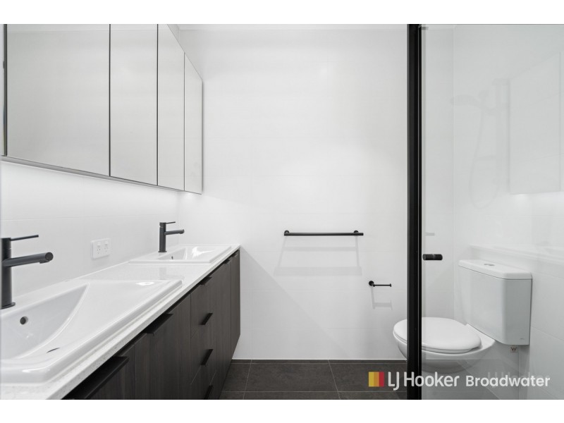 7/10 Central Street, Labrador QLD 4215