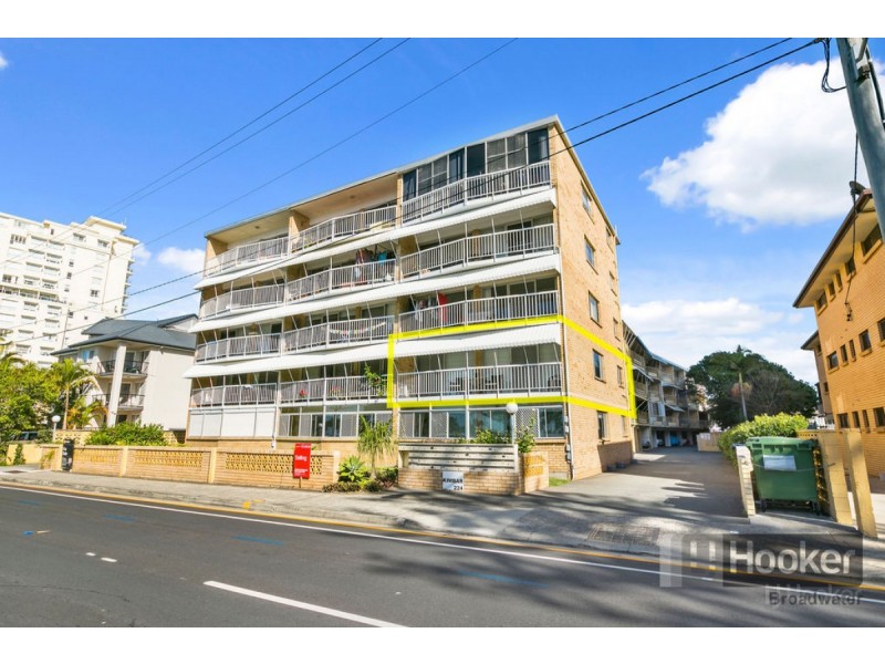 19/224 Marine Parade, Labrador QLD 4215