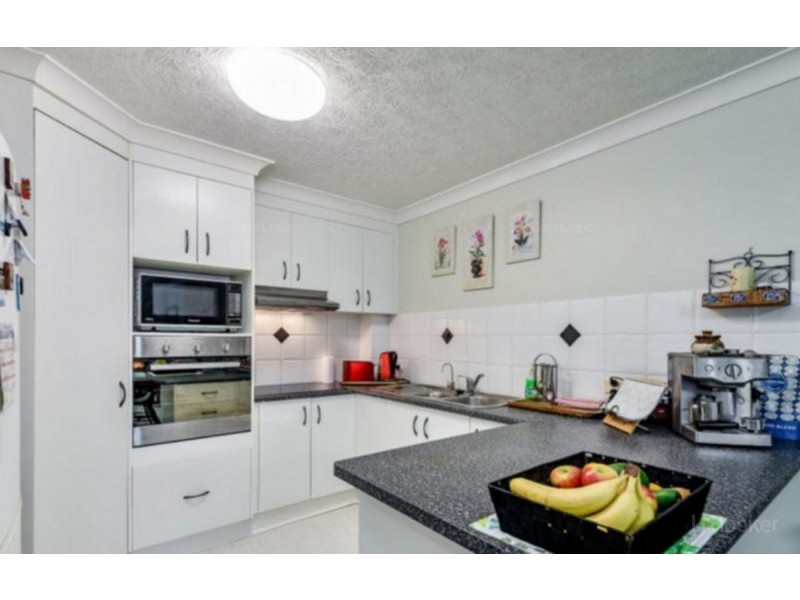 1/28 Sykes Court, Southport QLD 4215
