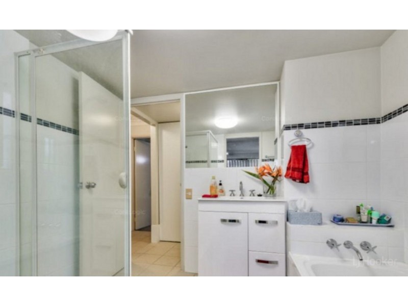 1/28 Sykes Court, Southport QLD 4215