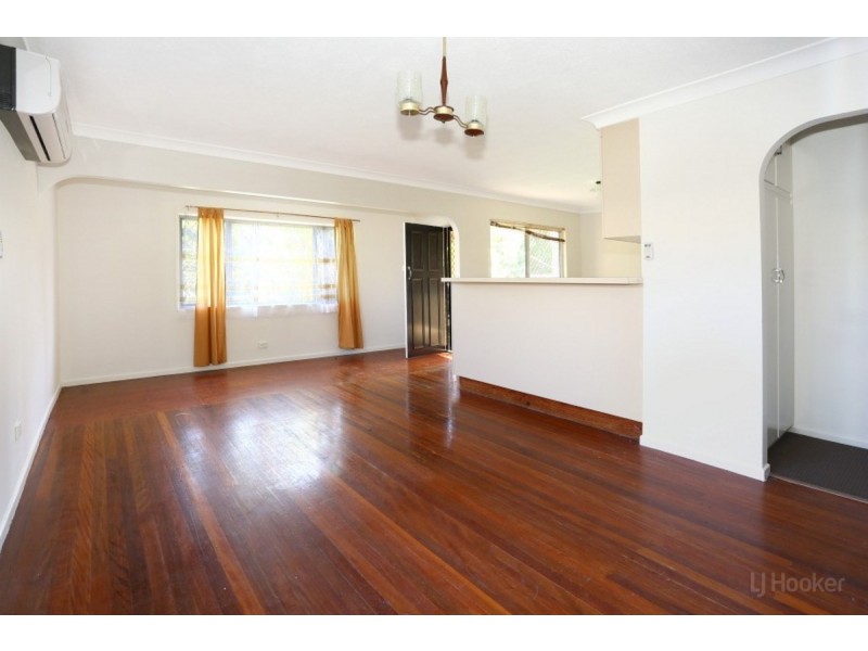 11 Nevenia Street, Labrador QLD 4215
