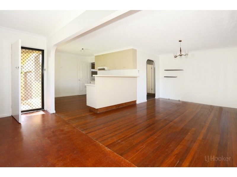 11 Nevenia Street, Labrador QLD 4215