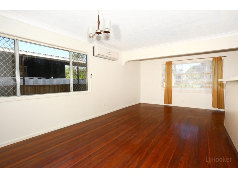 11 Nevenia Street, Labrador QLD 4215
