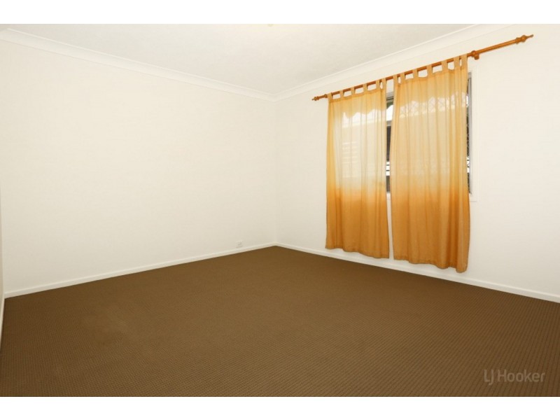 11 Nevenia Street, Labrador QLD 4215