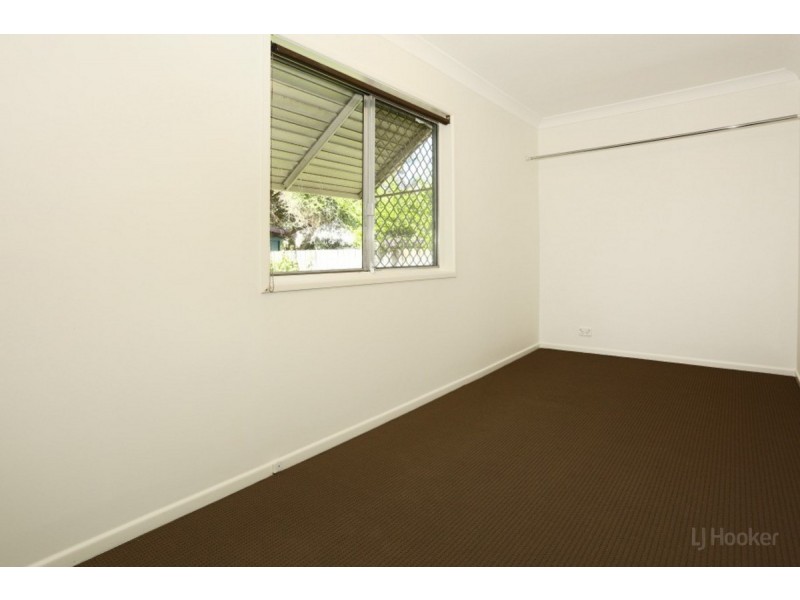 11 Nevenia Street, Labrador QLD 4215