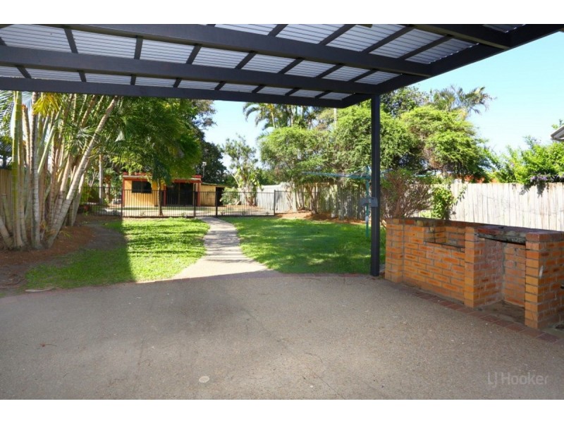 11 Nevenia Street, Labrador QLD 4215