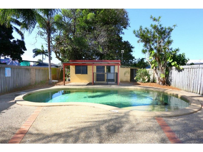 11 Nevenia Street, Labrador QLD 4215