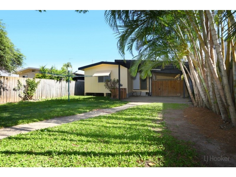 11 Nevenia Street, Labrador QLD 4215