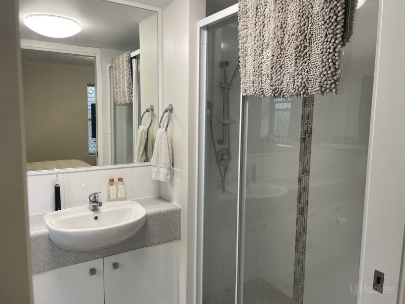 10/8 Ahern Street, Labrador QLD 4215