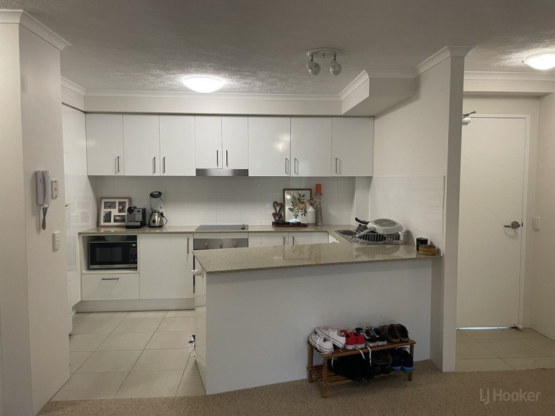 10/8 Ahern Street, Labrador QLD 4215