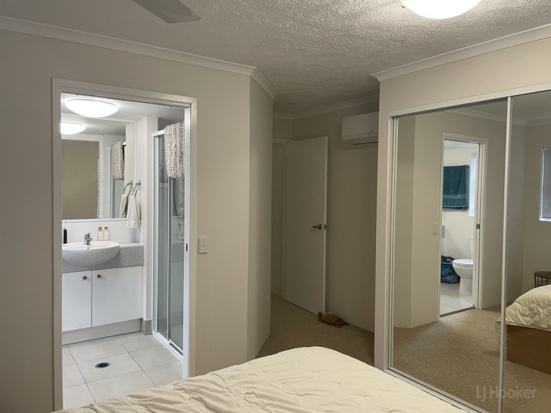 10/8 Ahern Street, Labrador QLD 4215