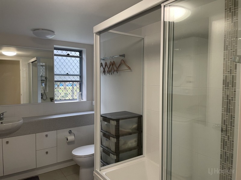 10/8 Ahern Street, Labrador QLD 4215