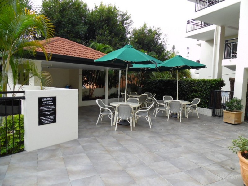 2/452 Marine Parade, Biggera Waters QLD 4216