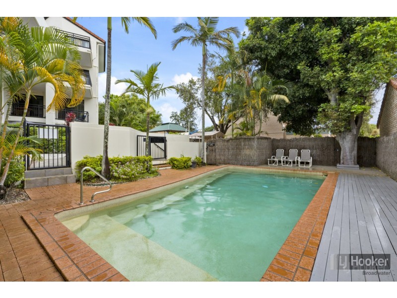 2/452 Marine Parade, Biggera Waters QLD 4216