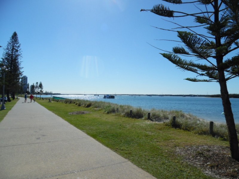 2/452 Marine Parade, Biggera Waters QLD 4216