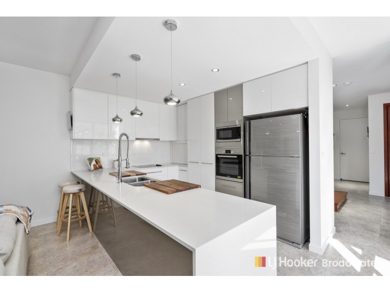 1/6 Kenmar Street, Labrador QLD 4215