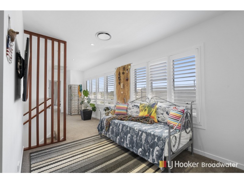 1/6 Kenmar Street, Labrador QLD 4215