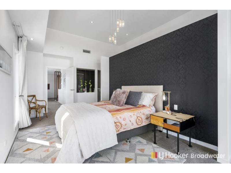 1/6 Kenmar Street, Labrador QLD 4215