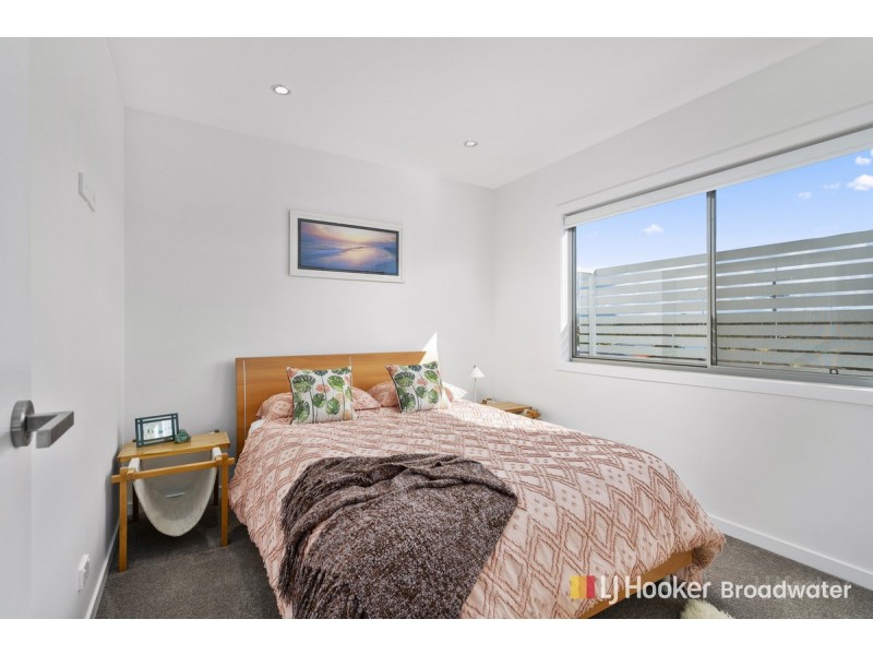 1/6 Kenmar Street, Labrador QLD 4215