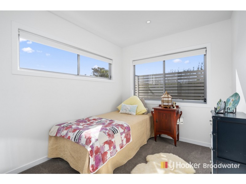 1/6 Kenmar Street, Labrador QLD 4215