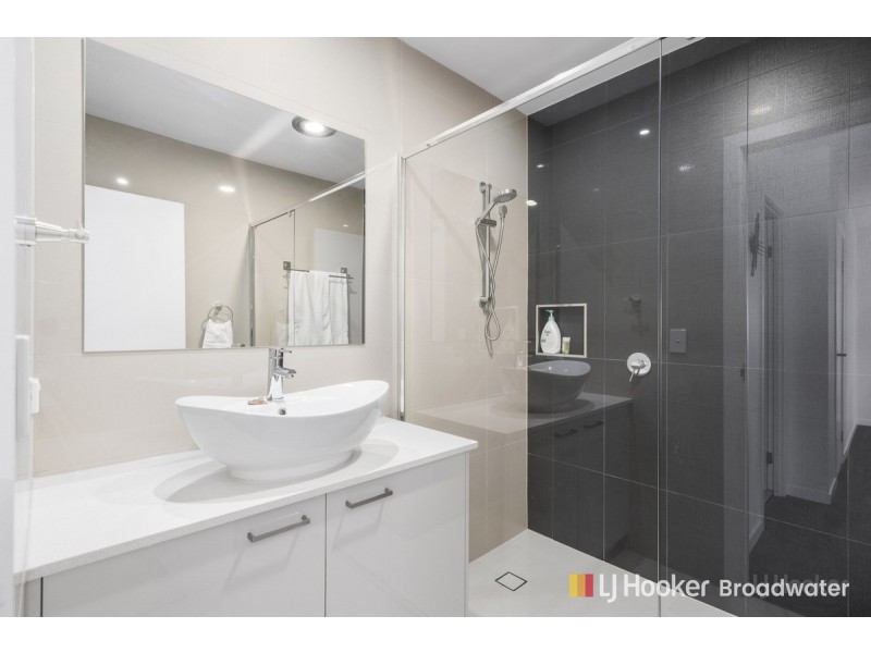 1/6 Kenmar Street, Labrador QLD 4215